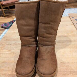 Women's Ugg Boots (Knee high) Size 9